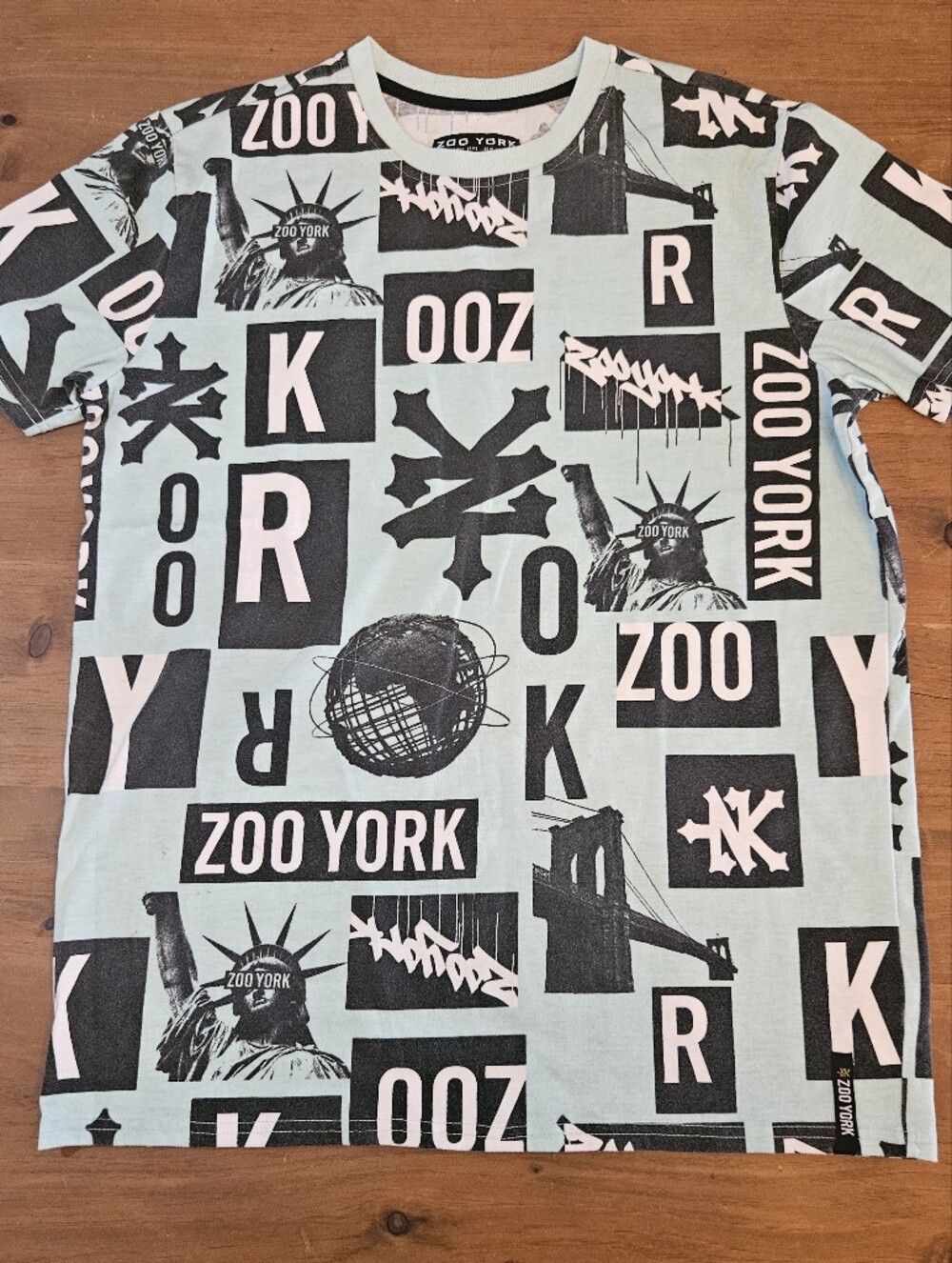 Zoo York Graphic Tee Light Blue With Black & White Zoo York Text Large *Stained